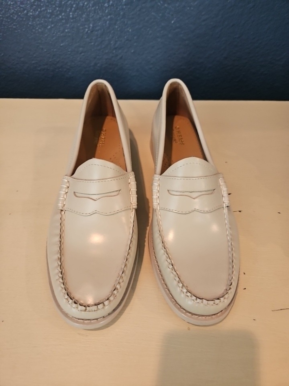 NEW No Box G.H. Bass & Co. Women's Grey Beige Leather Penny Loafers
